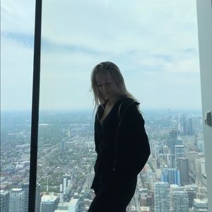 Meet your Posher, Olivia